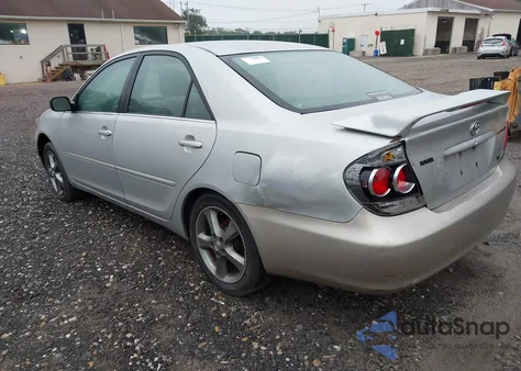 2005 Toyota Camry Se V6 z USA, uszkodzony, nr VIN 4T1BA32K45U509543